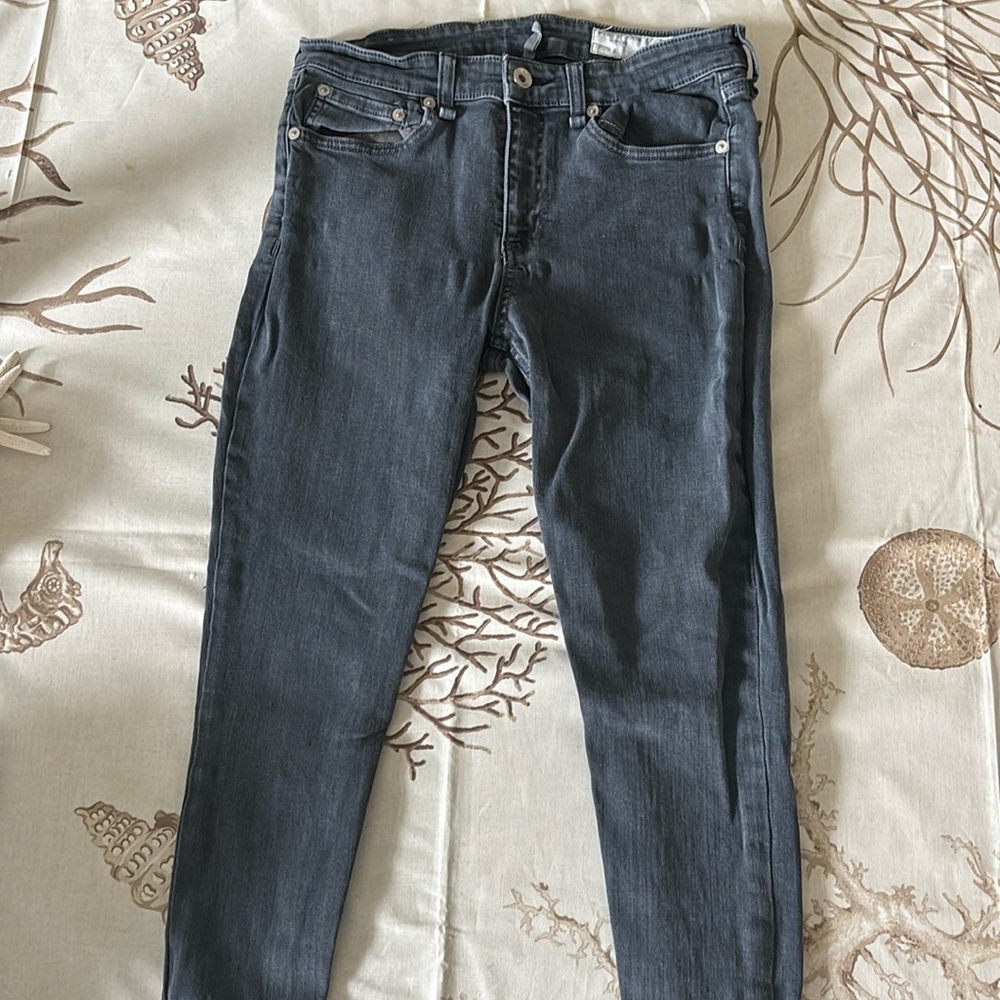 Rag & bone gray grunge ankle skinny jeans with a fashionable zipper on ankles